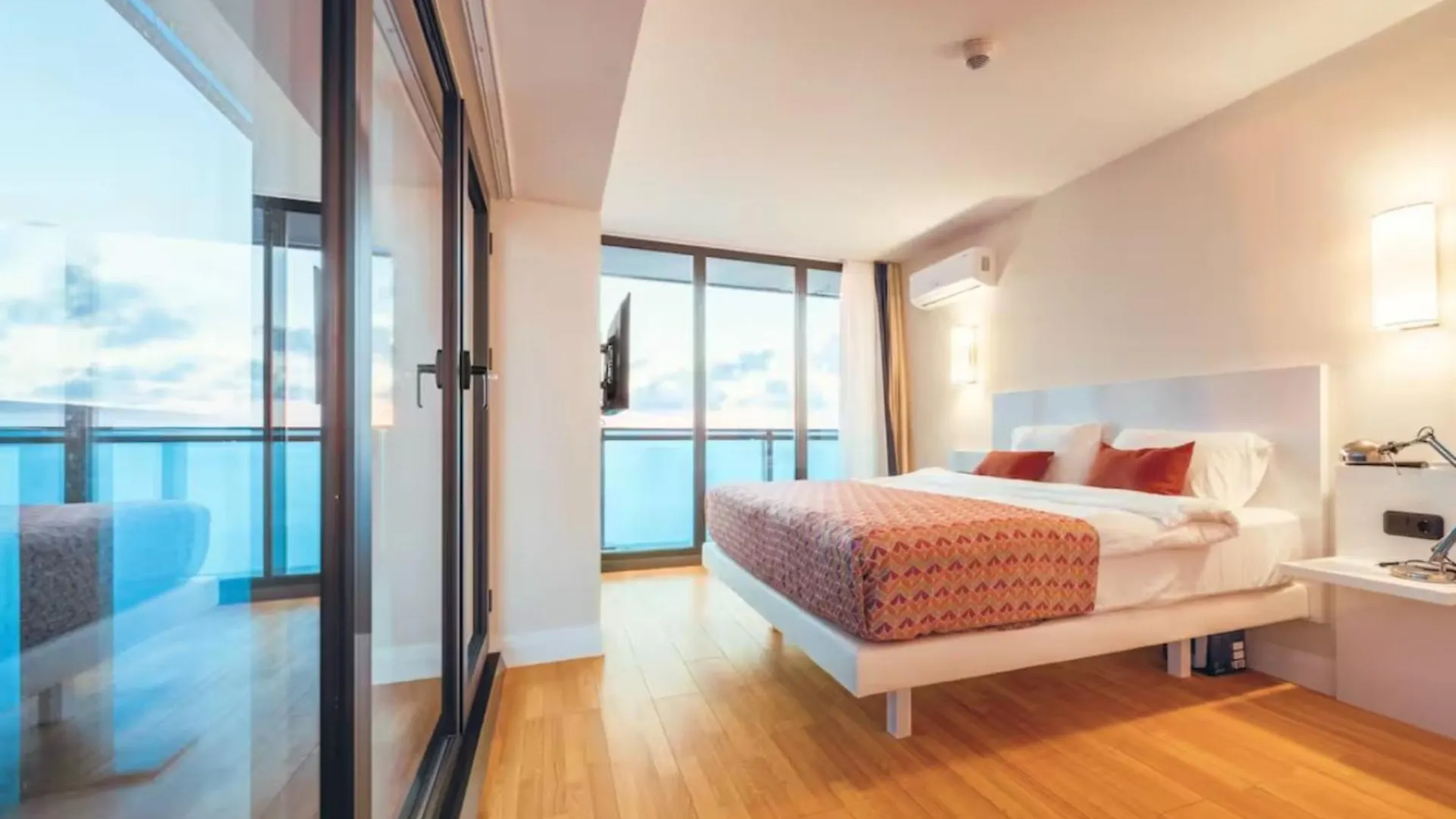 Panorama In Orbi Complex City Center Suite Sea View Μπατούμι Πανσιόν
